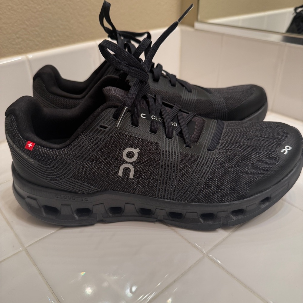 On Running CloudGo Mens 8.5 New without box
